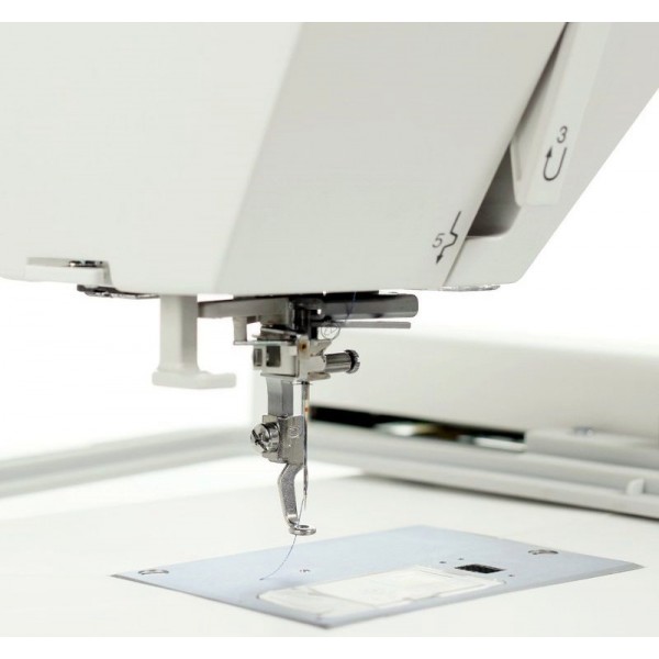 Фото 10: Janome Memory Craft 500E
