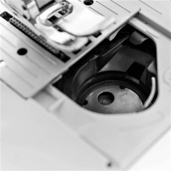 Фото 8: Brother LS 300s