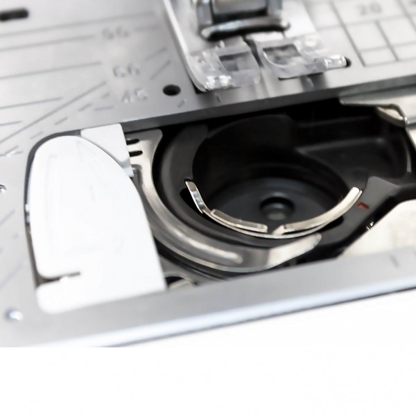 Фото 8: Janome Memory Craft 6700P