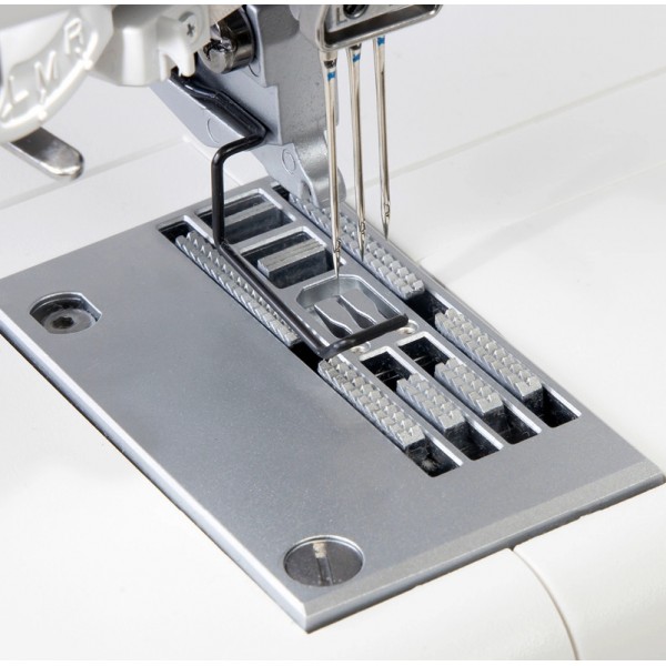 Фото 10: Janome CoverPro 3000 Professional