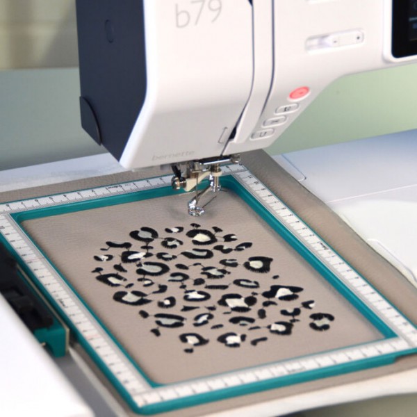 Фото 2: Пяльцы Bernette Snap Hoop Monster 5020210398 L 14х26 см