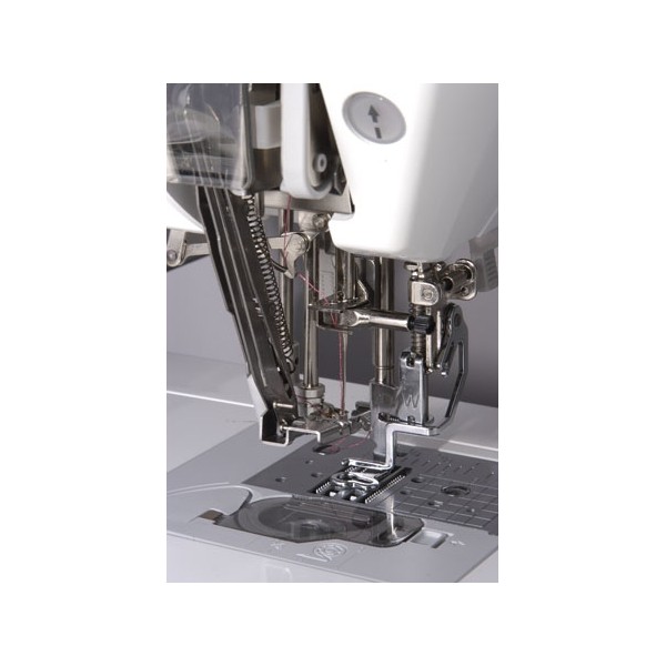 Фото 2: Brother NV 4000