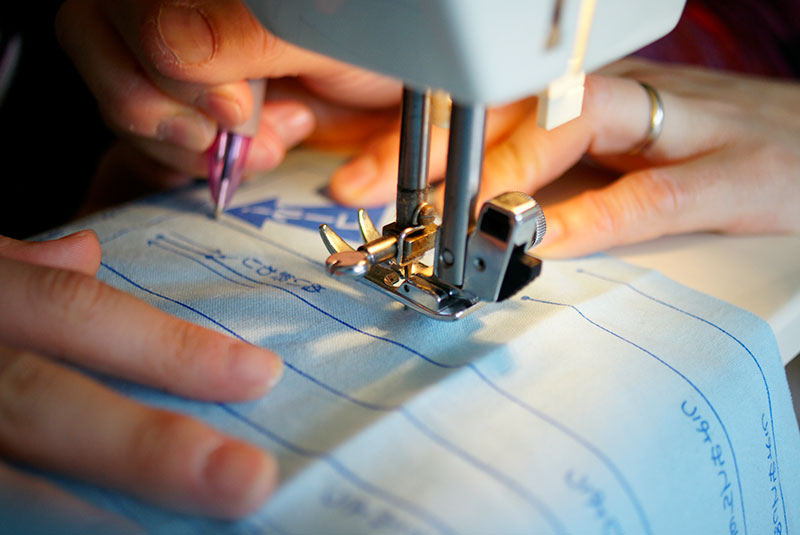 Какую швейную машинку купить для дома