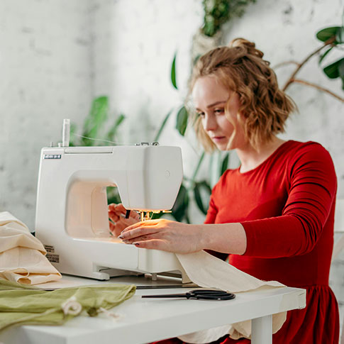 Какую швейную машинку купить для дома