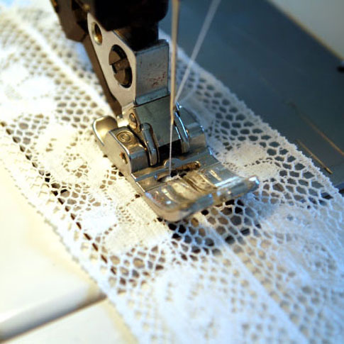 Советы по шитью кружева: как избежать ошибок при работе с деликатной тканью